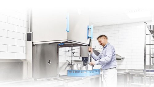 Zmywarka kapturowa - dlaczego powinna znaleźć się w każdej profesjonalnej kuchni?