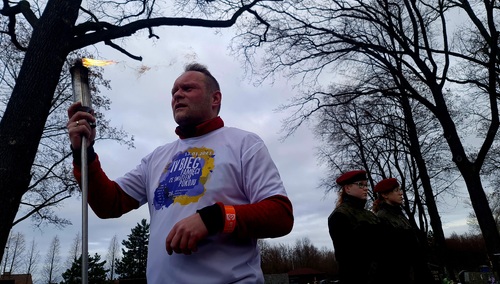 Uczestnik IV Biegu Pamięci ze Światłem Pokoju