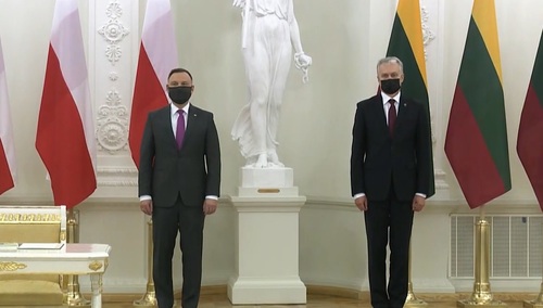 „Litwa w pełni solidaryzuje się z Polską”. Prezydenci Litwy i Polski rozmawiali o sytuacji na granicy z Białorusią