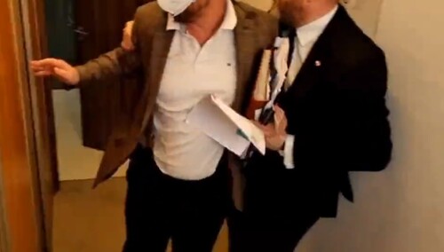 [video] "Pijak ucieka!" Awantura w Instytucie Kardiologii. Grzegorz Braun szarpał Łukasza Szumowskiego