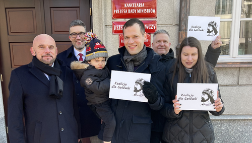 Koalicja dla gotówki wystosowała apel do premiera Tuska: Rząd powinien być niezależnym arbitrem