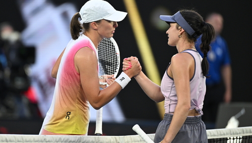 Iga Świątek i Eva Lys