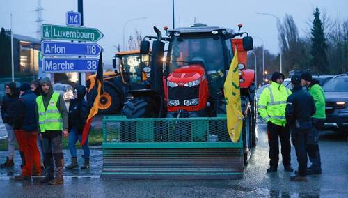Umowa została przyjęta mimo protestu rolników