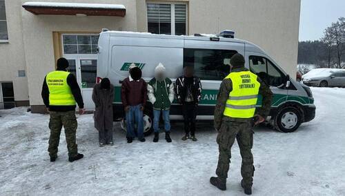 Kurier i migranci ujęci przez Podlaski Oddział Straży Granicznej na granicy z Litwą