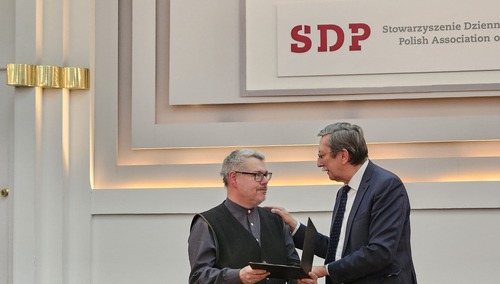 Dominik Zdort odbiera nagrodę im. Jacka Maziarskiego