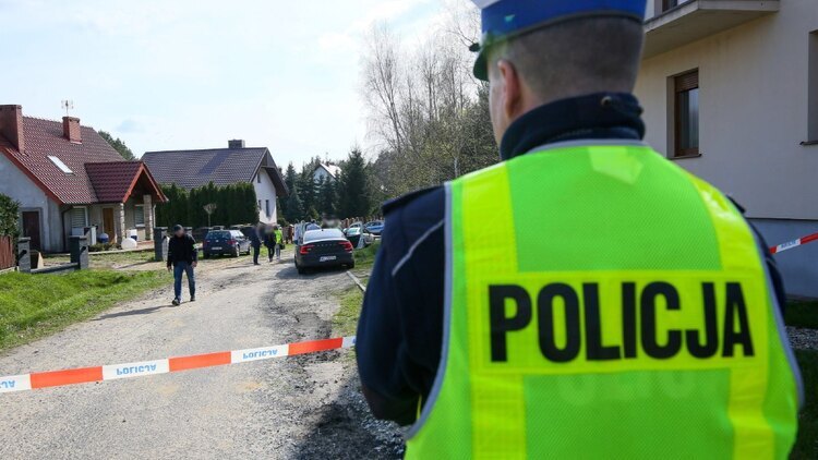 Kobyla Góra, 20.04.2023. Służby na miejscu zdarzenia