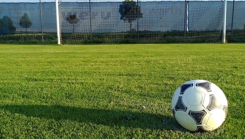 Piłka na boisku 