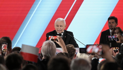 Jarosław Kaczyński na wieczorze wyborczym dr. Karola Nawrockiego