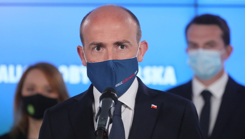 [Sondaż] Fatalne wieści dla Budki. "Hołownia kilkukrotnie lepszy"