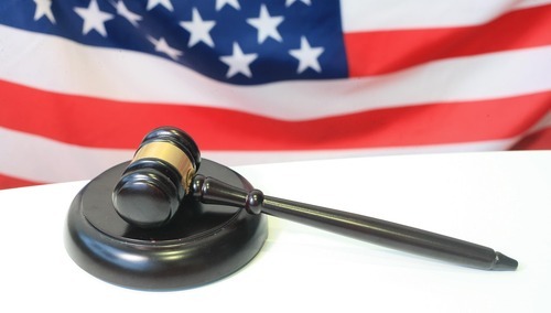 młotek sędziowski/zdjęcie poglądowe