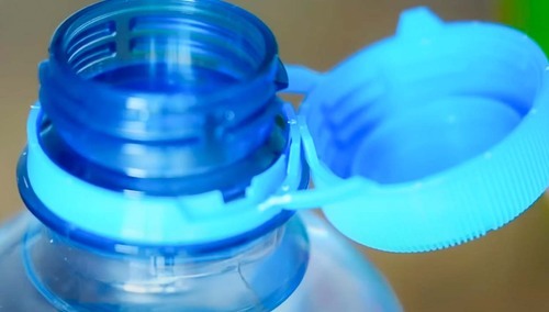 Nakrętki na butelkach