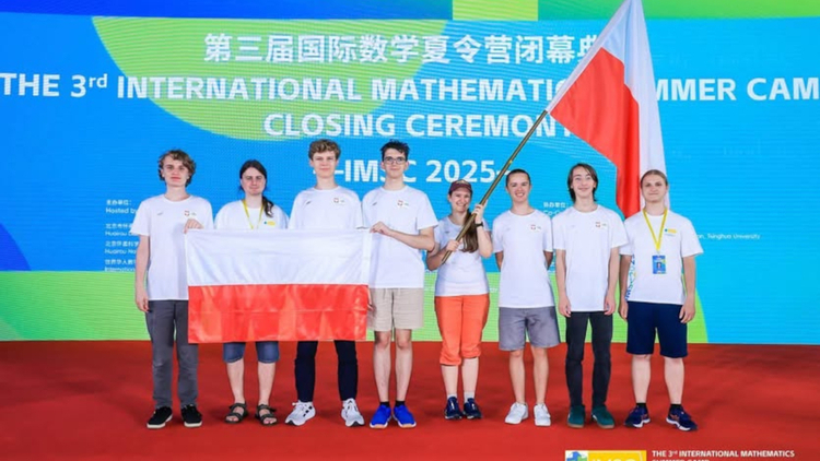 Zwycięska drużyna młodych polskich matematyków