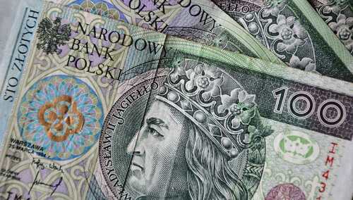 Polska powinna zawiesić składkę do UE? Zapytano Polaków [SONDAŻ]