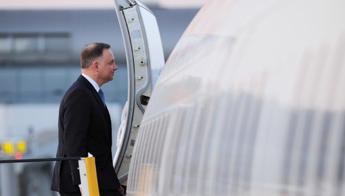 „Awaria określana jako poważna”. Nieoficjalne ustalenia ws. awaryjnego lądowania prezydenckiego samolotu