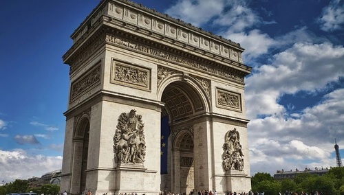 Paryż. Łuk triumfalny