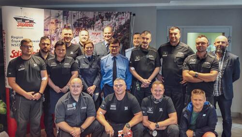 Resortowy Renegat: Szacunek dla Nich, Strażników Więziennych !