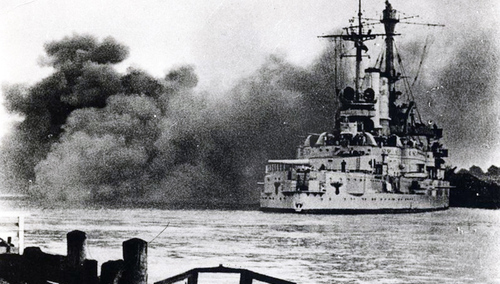 Pancernik Schlezwig-Holstein ostrzeliwujący Westerplatte