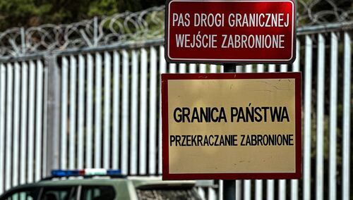 Polski żołnierz ugodzony nożem przez imigranta na granicy z Białorusią