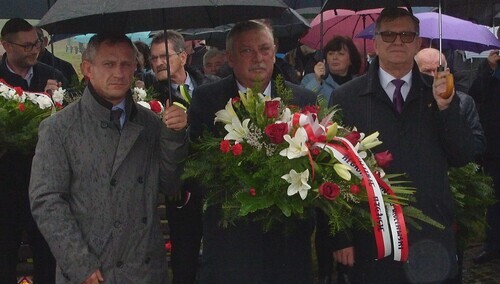 „Czy naszym pragnieniem jest tylko mieć, czy także chcemy być”. Uroczystości na tamie we Włocławku