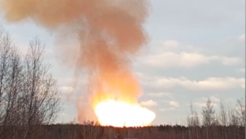 Wybuch na przedmieściach Petersburga. „Ogromny słup ognia” [WIDEO]