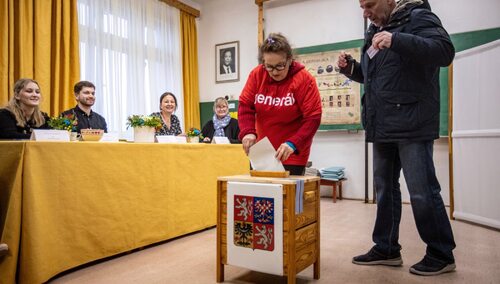 Koniec pierwszego dnia drugiej tury wyborów prezydenckich w Czechach
