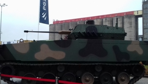 Hiszpańskie media zachwalają prototyp polskiego Borsuka. „Wszechstronny środek obrony”