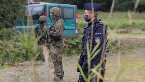 polskie służby pilnują granicy z Białorusią