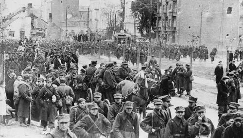 Wymarsz polskich żołnierzy z miasta do niewoli, 30 września 1939