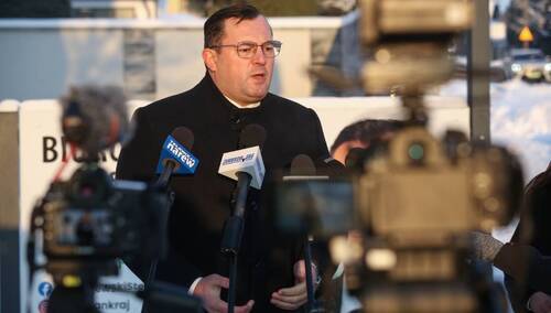 Minister rolnictwa i rozwoju wsi Stefan Krajewski