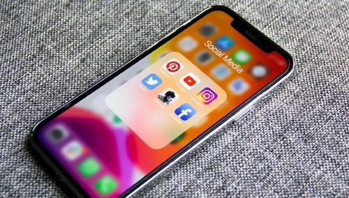 Media społecznościowe, telefon, zdjęcie podglądowe