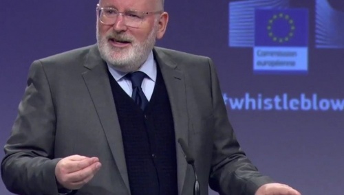 Timmermans znów szokuje! Nazywa Polskę i Węgry „uczniami czarnoksiężnika” Putina. Jest odpowiedź wiceszefa MSZ