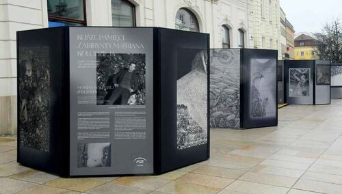 Wystawa "Klisze pamięci. Labirynty"