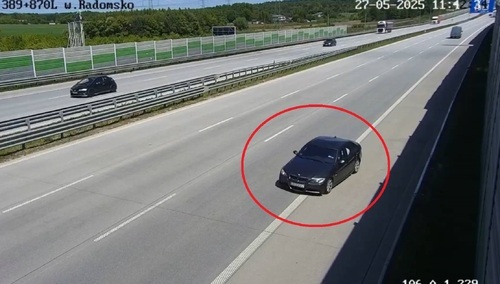 Kierowca BMW jedzie pod prąd na A1