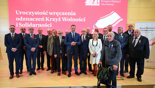 Gdańsk: Czternastu opozycjonistów uhonorowanych Krzyżami Wolności i Solidarności