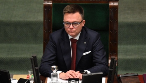 Wszystkie chwyty Szymona. Ekspert wyjaśnia techniki i zachowania Hołowni