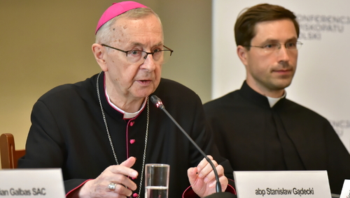 Od lewej: abp Stanisław Gądecki, ks. dr Wojciech Sadłoń SAC