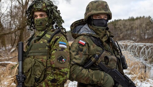 Polski i estoński żołnierz 