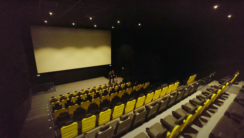 Sieć kin Helios wycofuje się z pomysłu biletów dla zaszczepionych. „Niewyobrażalny atak nienawiści”