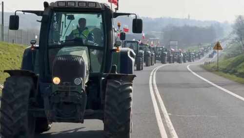 Rolnicy mówią głośne „nie” Zielonemu Ładowi na ulicach Krakowa. Oglądaj relacje live [WIDEO]