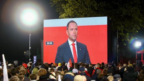 Kandydat na prezydenta RP Karol Nawrocki podczas debaty w Końskich