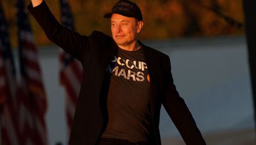 Elon Musk na wiecu Donalda Trumpa