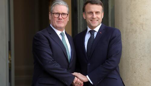 Prezydent Francji Emmanuel Macron i premier Wielkiej Brytanii Keir Starmer