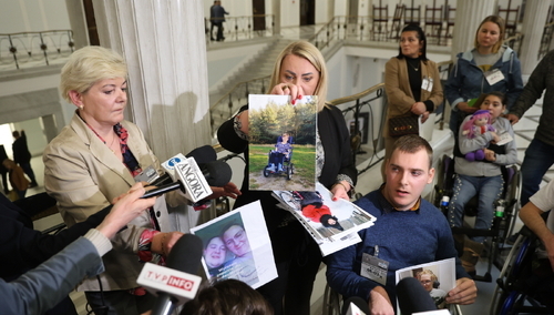 Protest osób niepełnosprawnych w Sejmie