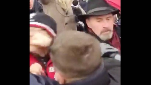 Zbigniew Komosa uderzył starszego mężczyznę?