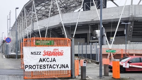 Bielsko-Bialski Ośrodek Sportu i Rekreacji oflagowany. "S" prowadzi spór zbiorowy
