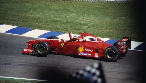 Michael Schumacher w Ferrari F310B podczas Grand Prix Niemiec 1997