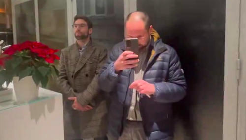 „Mężczyźni z bronią próbowali wtargnąć do siedziby”. Interwencja poselska w PAP