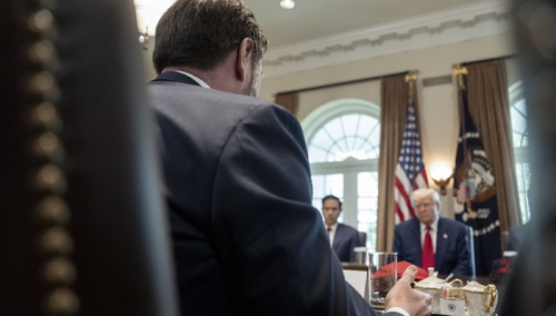 J.D. Vance  na spotkaniu z prezydentem Donaldem Trumpem