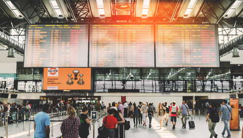 Chaos na większości lotnisk w Europie. Kilkadziesiąt tysięcy odwołanych lotów, najgorzej w Niemczech i Wlk. Brytanii