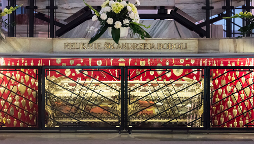 Relikwie św. Andrzeja Boboli w sanktuarium św. Andrzeja Boboli w Warszawie